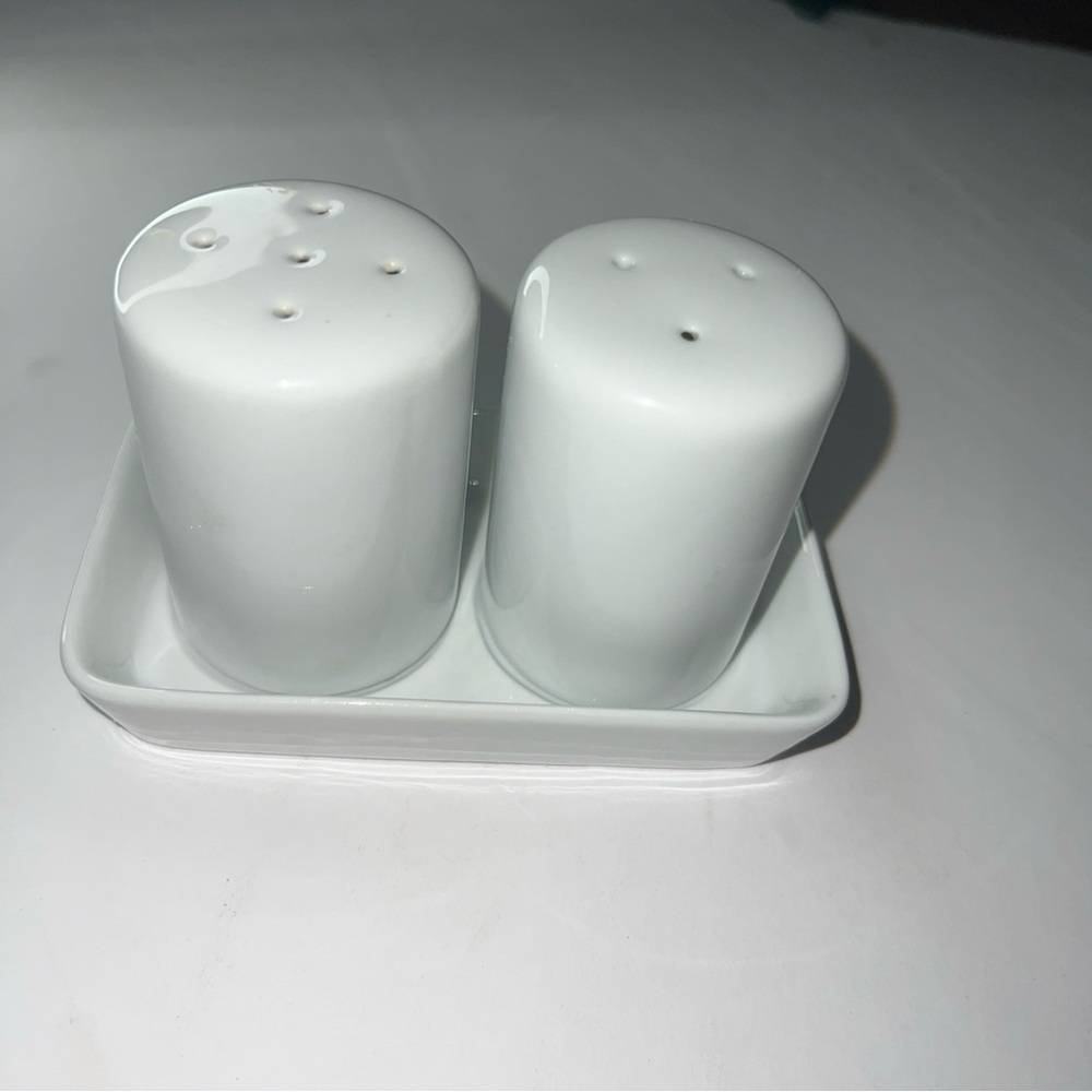 Pier 1 White Ceramic Salt and Pepper Shakers with Tray